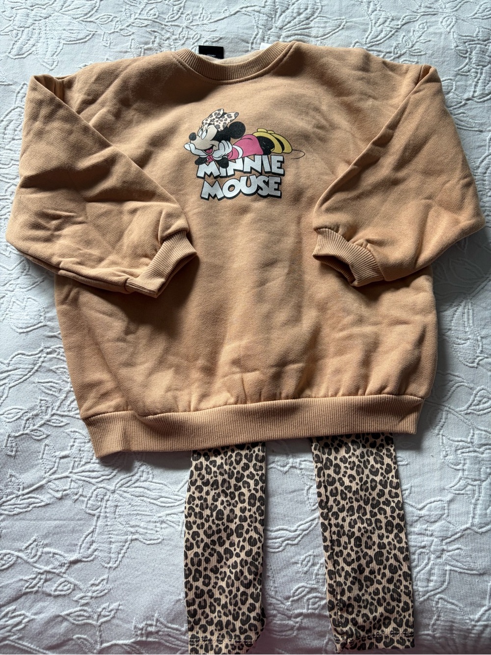 Disney Zara new Minnie Mouse Tan Sweatshirt with Leopard Leggings 5T